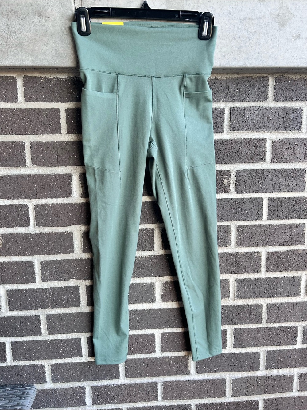 Danskin High-Waist Sage Green Leggings with Side Pockets